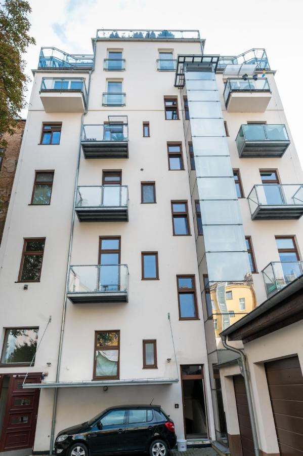 Designed Apartment Next To Vaclav Square With Terrace And Private Garage Prag Exteriör bild