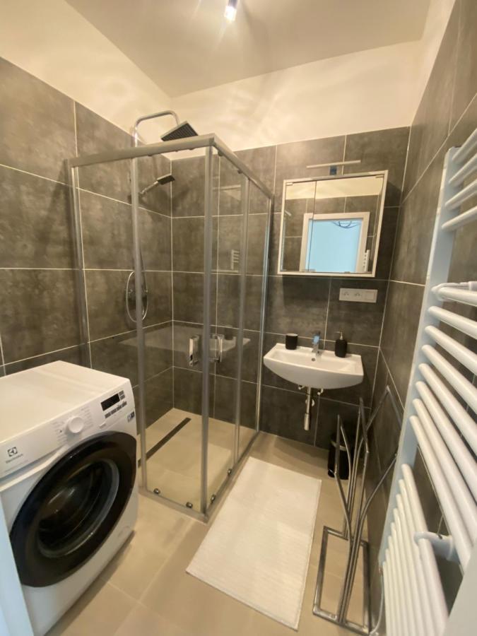 Designed Apartment Next To Vaclav Square With Terrace And Private Garage Prag Exteriör bild
